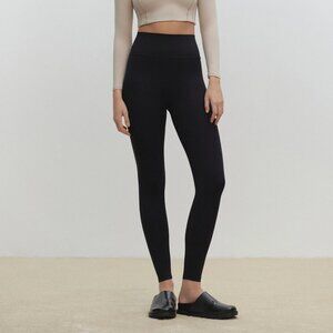 Norba Essential Leggings in Black